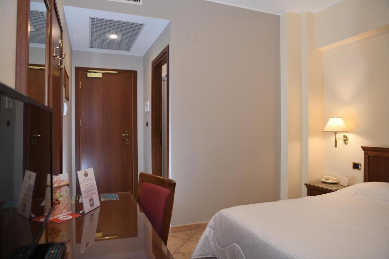 Hotel Ristorante Rossemi San Giovanni Rotondo Eksteriør billede